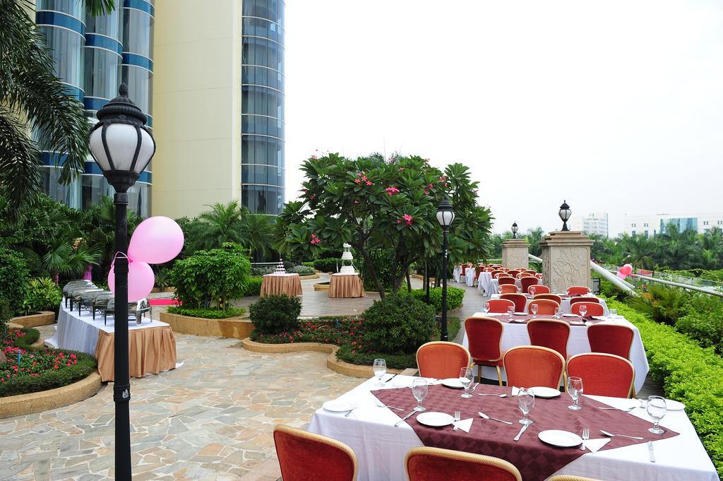 The Royal Marina Plaza Hotel Cantón Exterior foto
